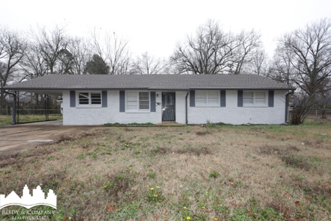 property at 616 N Roselawn Dr