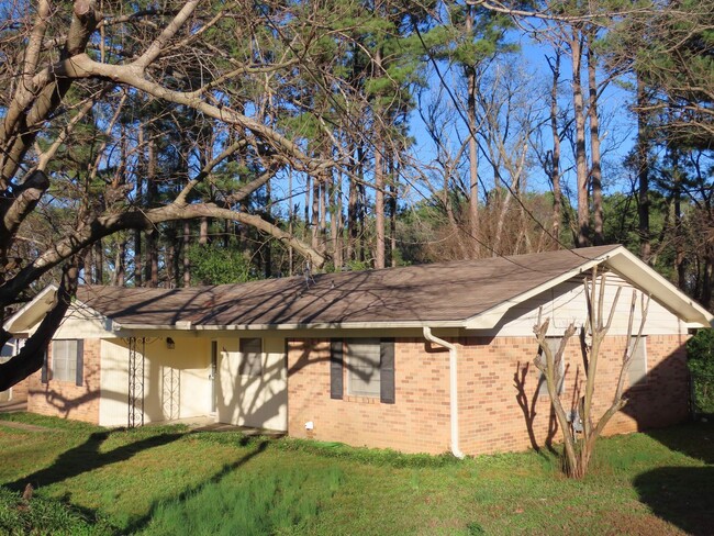 1818 Pine Crest Dr in Tyler, TX - Building Photo - Building Photo