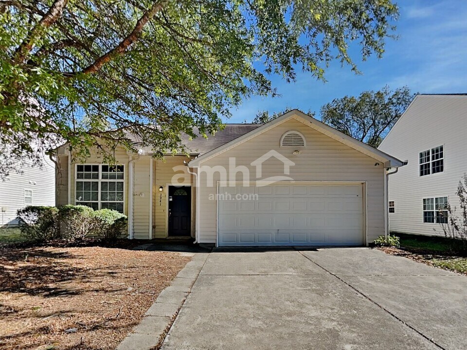 3941 Tyler Bluff Ln in Raleigh, NC - Foto de edificio