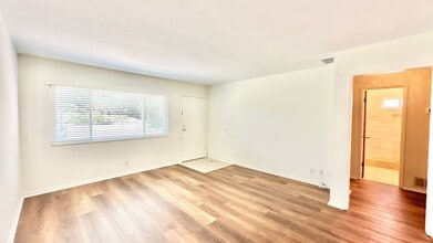 1518 E Mission Rd in Fallbrook, CA - Building Photo - Building Photo