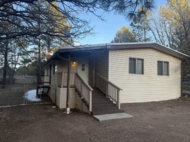 1251 N 22nd Cir in Show Low, AZ - Building Photo