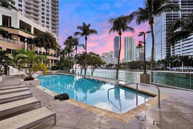 901 Brickell Key Blvd, Unit 1208 in Miami, FL - Building Photo - Building Photo