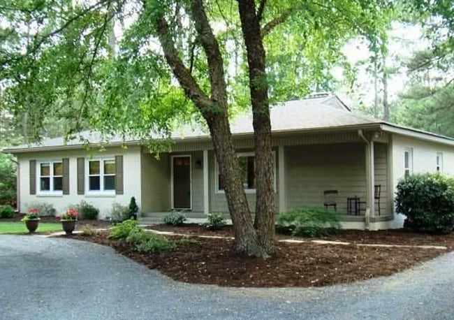 property at 1104 Linden Rd