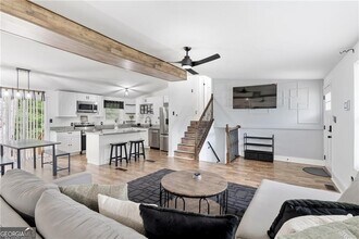 6940 Cainwood Dr in College Park, GA - Building Photo - Building Photo