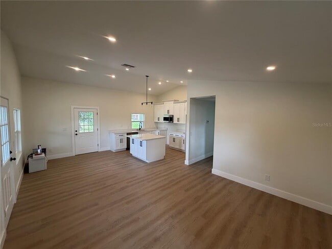 17936 State Rd 52 in Land O Lakes, FL - Building Photo - Building Photo