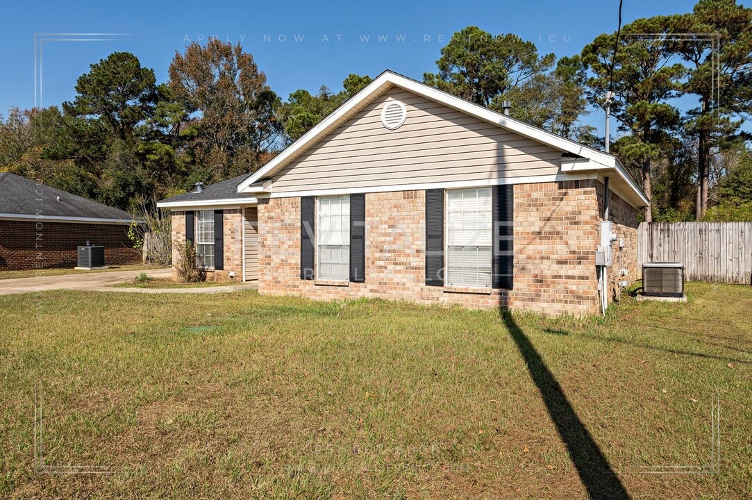 13542 Daniels Dr in Mobile, AL - Building Photo
