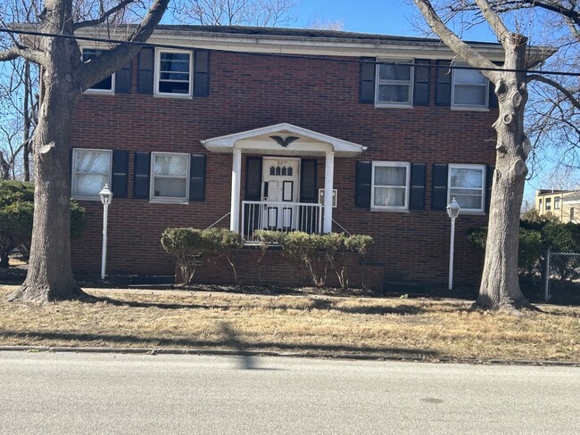 property at 821 S Pasfield St