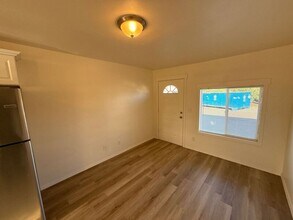 3357 Portland Rd NE in Salem, OR - Building Photo - Building Photo