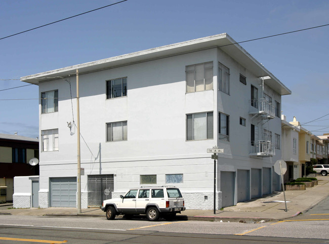 3100 Taraval St in San Francisco, CA - Foto de edificio - Building Photo