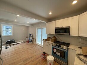 158 Morrison Ave in Somerville, MA - Foto de edificio - Building Photo