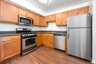 Amber Commons in Gaithersburg, MD - Building Photo