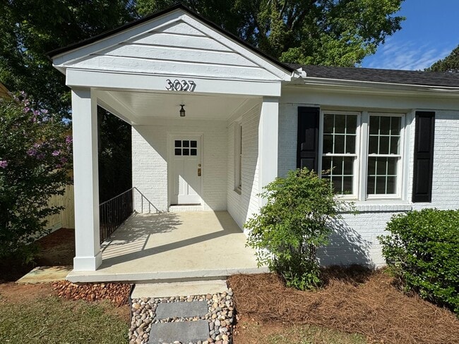 property at 3027 Lindsay St