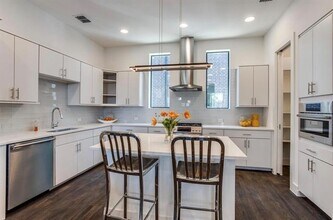 1936 Dowgate Ct in Dallas, TX - Building Photo - Building Photo