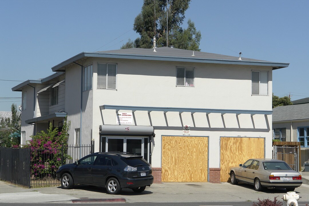 7230 Lockwood St in Oakland, CA - Building Photo