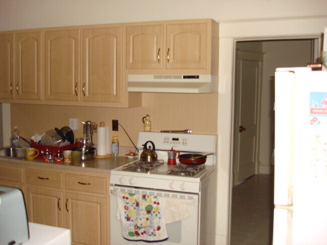 216 Denison St, Unit 216 Apt. 1 in Highland Park, NJ - Building Photo - Building Photo