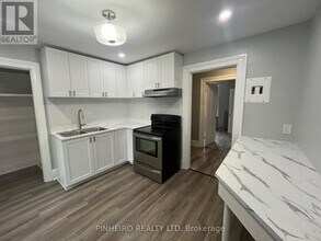 611 Talbot St in London, ON - Building Photo - Building Photo