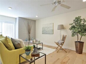 909 Reinli Street, Unit 111 in Austin, TX - Building Photo - Building Photo