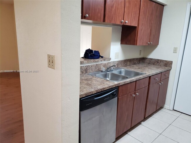 property at 949 Riverside Dr