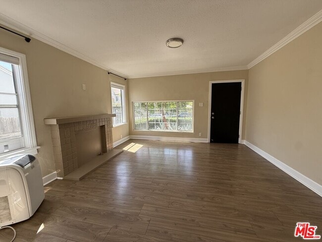 1328 S Bronson Ave in Los Angeles, CA - Building Photo - Building Photo