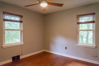 39 Reese Rd in Asheville, NC - Building Photo - Building Photo