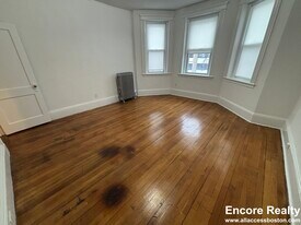 100 Warren St, Unit 66-3 in Boston, MA - Building Photo