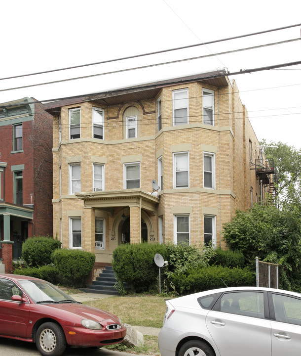 211-213 S Millvale Ave in Pittsburgh, PA - Building Photo