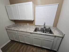 10618 Crestwood Ave in Cleveland, OH - Building Photo - Building Photo