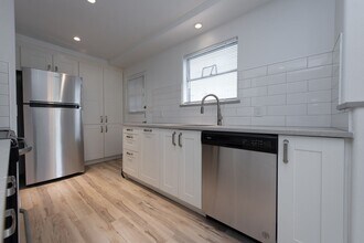 2021 43rd Ave E in Seattle, WA - Building Photo - Building Photo