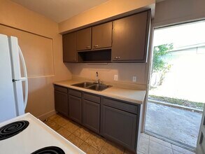 4746 Norwood Ave in Jacksonville, FL - Building Photo - Building Photo