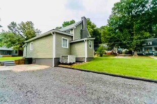 527 S Hamilton St in Eden, NC - Building Photo