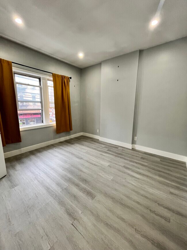 5516 Hudson Ave, Unit 2R in West New York, NJ - Foto de edificio - Building Photo