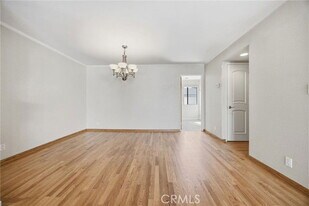 12358 Moorpark St in Los Angeles, CA - Building Photo