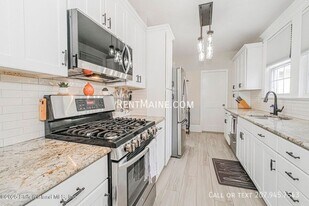 349 College Ave in Staten Island, NY - Building Photo