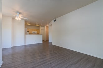 Eaglewood in Woodland, CA - Building Photo - Interior Photo