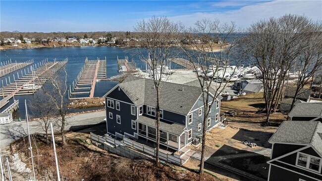 47 Arnolds Neck Dr in Warwick, RI - Building Photo - Building Photo