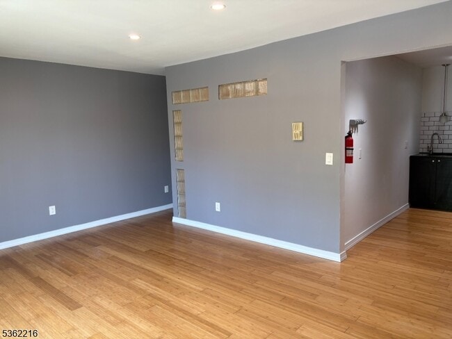 2-10 Montgomery St in Bloomfield, NJ - Building Photo - Building Photo