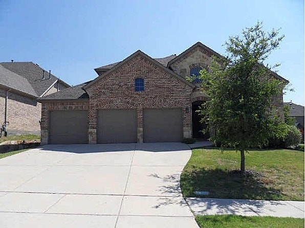 property at 900 Hidden Springs Ct
