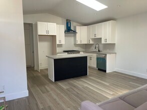 15842 Mayall St, Unit ADU in North Hills, CA - Building Photo - Building Photo