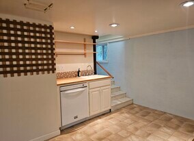 309 NE Graham St, Unit B in Portland, OR - Building Photo