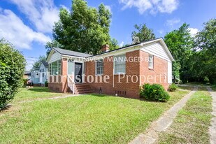 8057 Oakwood St in Jacksonville, FL - Building Photo