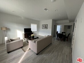 608 W Hillcrest Blvd, Unit 608 1/4 in Inglewood, CA - Building Photo - Building Photo