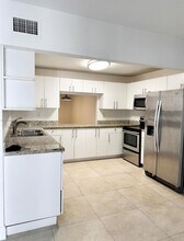 1925 Sans Souci Blvd in North Miami, FL - Building Photo - Building Photo