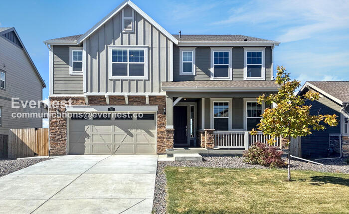 740 Columbia St in Johnstown, CO - Building Photo