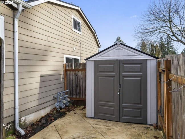 3610 SE 141st Ave in Portland, OR - Foto de edificio - Building Photo