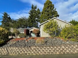 2415 Sutter Rd in Mckinleyville, CA - Building Photo