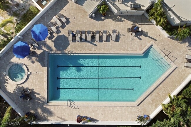 6001 Pelican Bay Blvd in Naples, FL - Building Photo - Building Photo