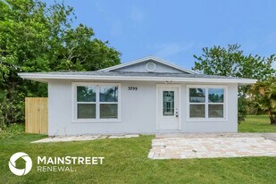 3299 SE Garden St in Stuart, FL - Building Photo