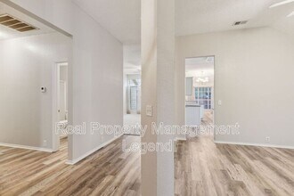 1105 Dove Dr in Garland, TX - Building Photo - Building Photo