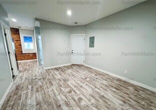 18 S Frederick Ave in Oelwein, IA - Building Photo - Building Photo