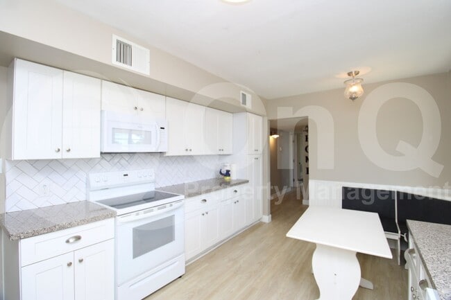 916 E Bethany Home Rd in Phoenix, AZ - Building Photo - Building Photo